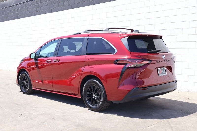 Toyota Sienna Vehicle Full-screen Gallery Image 10
