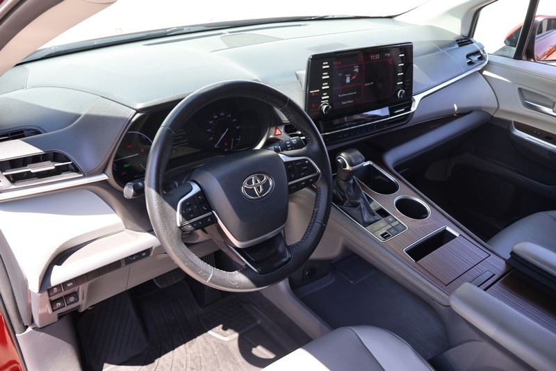 Toyota Sienna Vehicle Full-screen Gallery Image 17