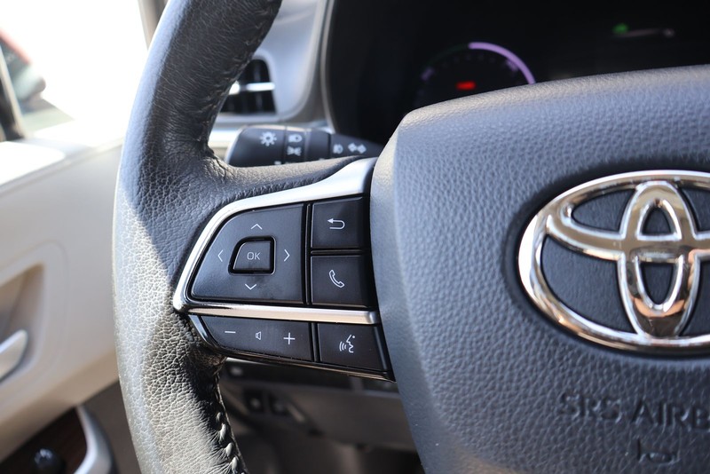 Toyota Sienna Vehicle Full-screen Gallery Image 27
