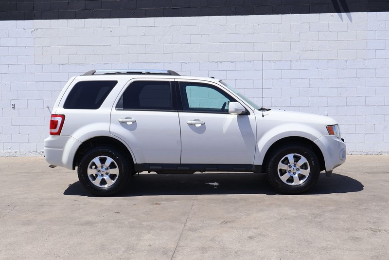 Ford Escape Vehicle Full-screen Gallery Image 04