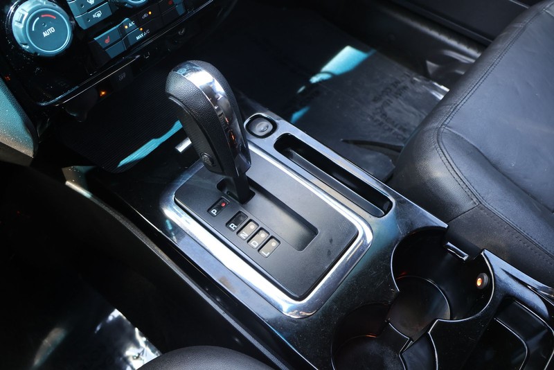 Ford Escape Vehicle Full-screen Gallery Image 27