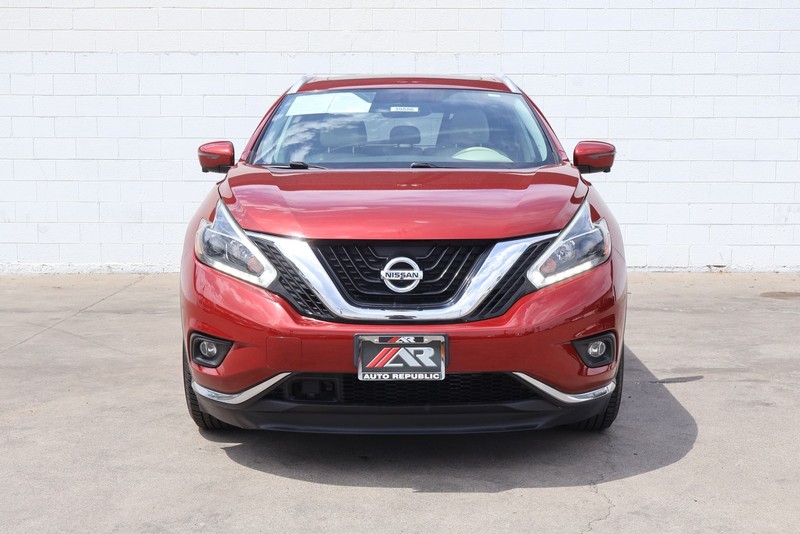 Nissan Murano Vehicle Full-screen Gallery Image 02