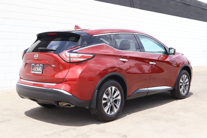Nissan Murano Vehicle Full-screen Gallery Image 05