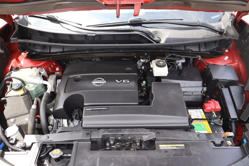 Nissan Murano Vehicle Full-screen Gallery Image 13