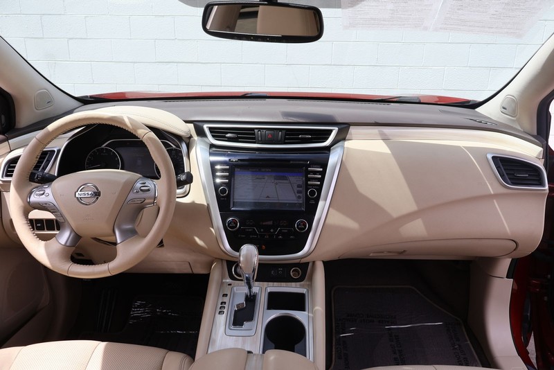 Nissan Murano Vehicle Full-screen Gallery Image 22