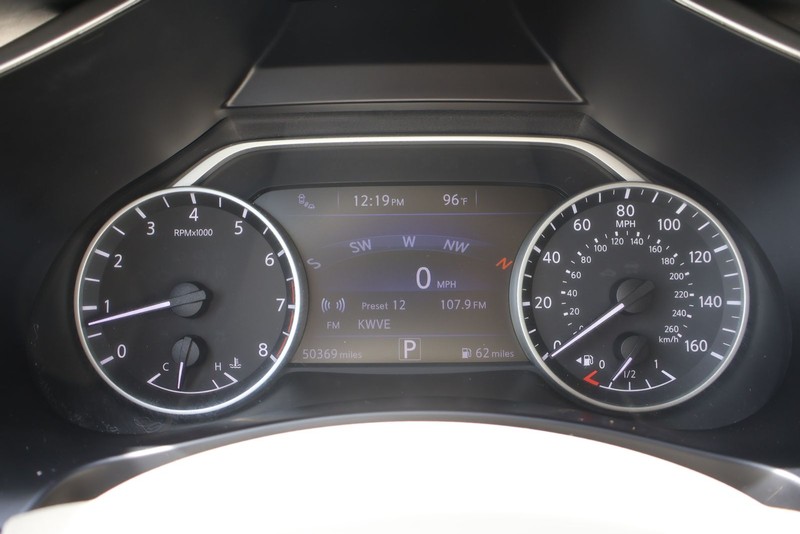Nissan Murano Vehicle Full-screen Gallery Image 23
