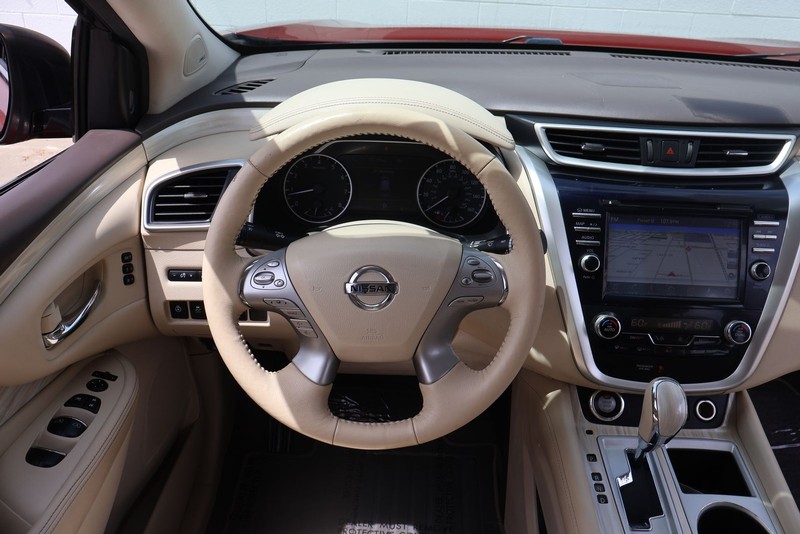 Nissan Murano Vehicle Full-screen Gallery Image 24