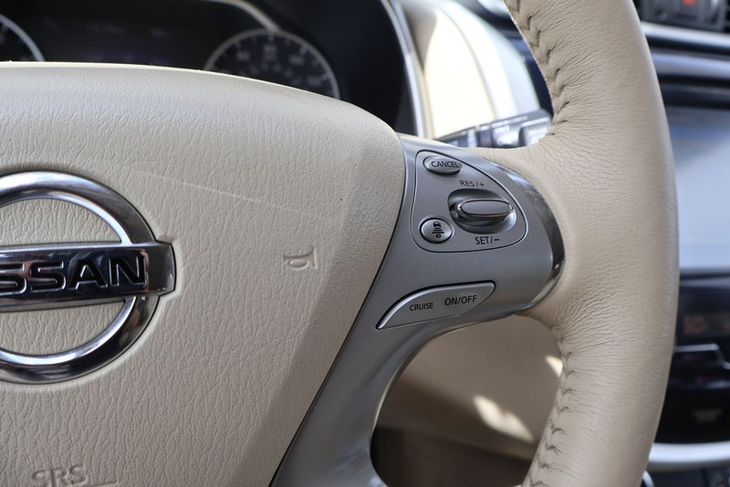 Nissan Murano Vehicle Full-screen Gallery Image 26
