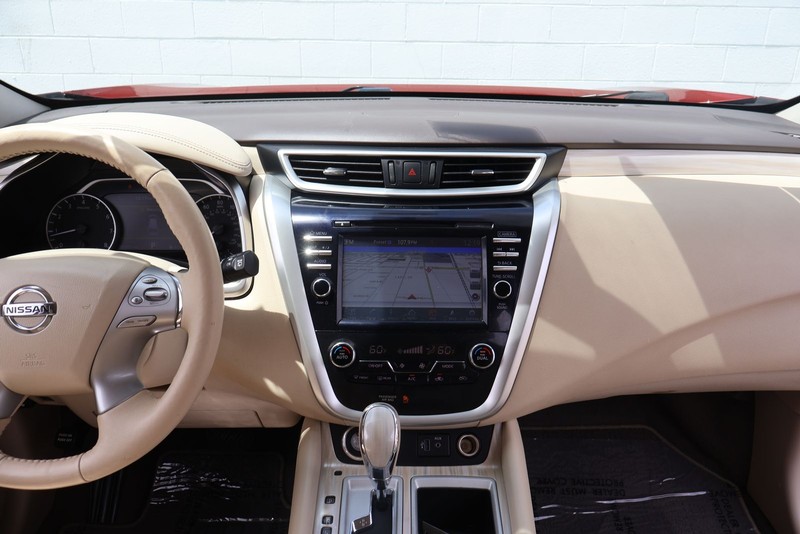 Nissan Murano Vehicle Full-screen Gallery Image 27