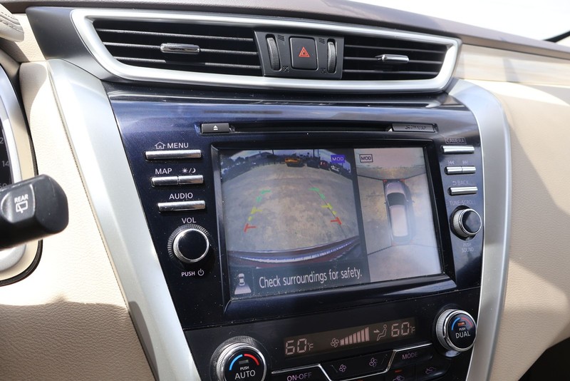 Nissan Murano Vehicle Full-screen Gallery Image 29