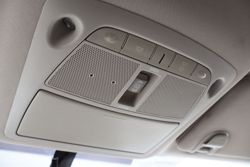 Nissan Murano Vehicle Full-screen Gallery Image 31