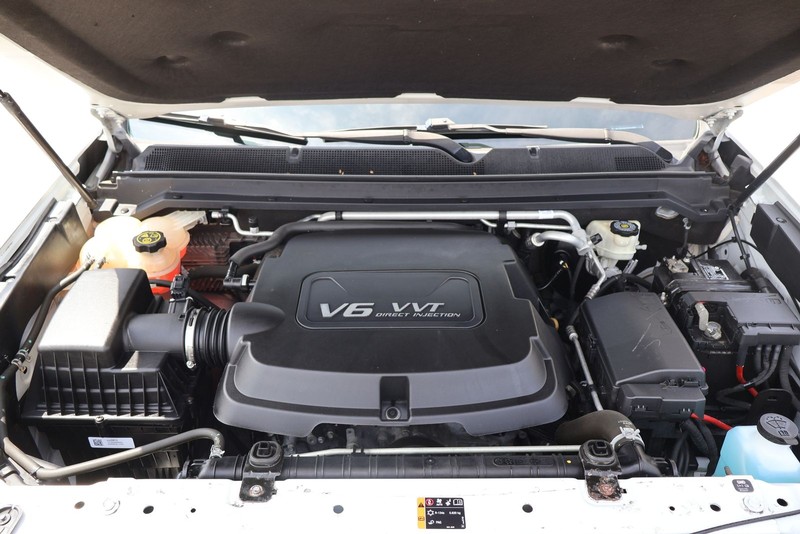 Chevrolet Colorado Vehicle Full-screen Gallery Image 12