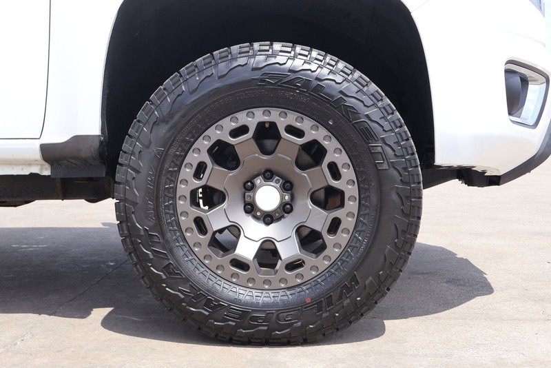 Chevrolet Colorado Vehicle Full-screen Gallery Image 13