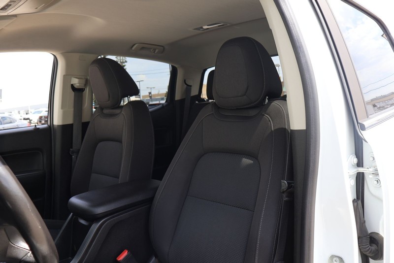 Chevrolet Colorado Vehicle Full-screen Gallery Image 16