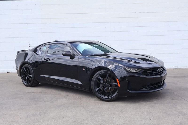 Chevrolet Camaro Vehicle Full-screen Gallery Image 01