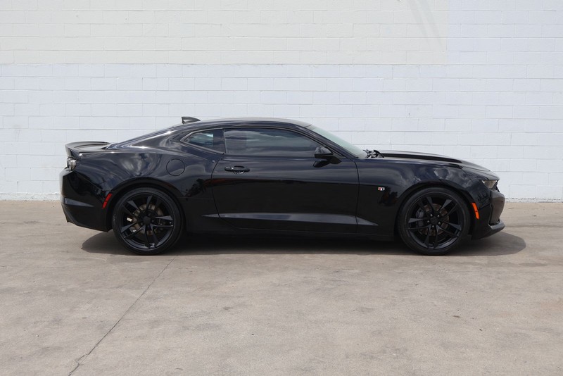 Chevrolet Camaro Vehicle Full-screen Gallery Image 04
