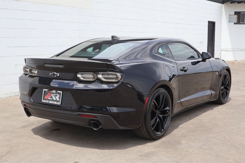 Chevrolet Camaro Vehicle Full-screen Gallery Image 05