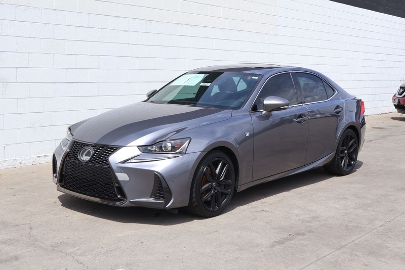 Lexus IS 300 Vehicle Full-screen Gallery Image 11
