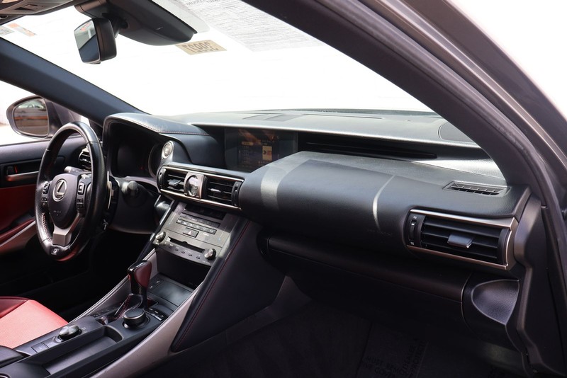 Lexus IS 300 Vehicle Full-screen Gallery Image 18