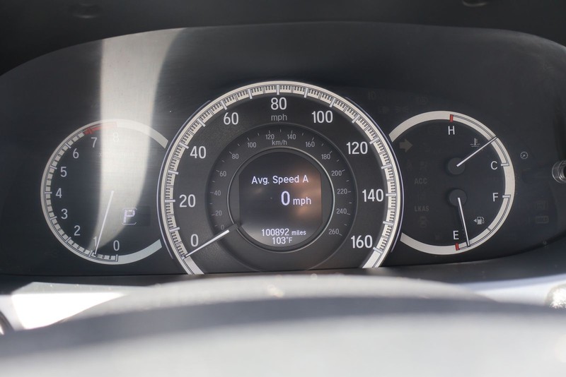 Honda Accord Sedan Vehicle Full-screen Gallery Image 22