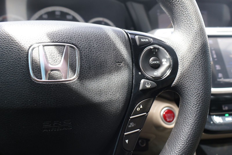 Honda Accord Sedan Vehicle Full-screen Gallery Image 25