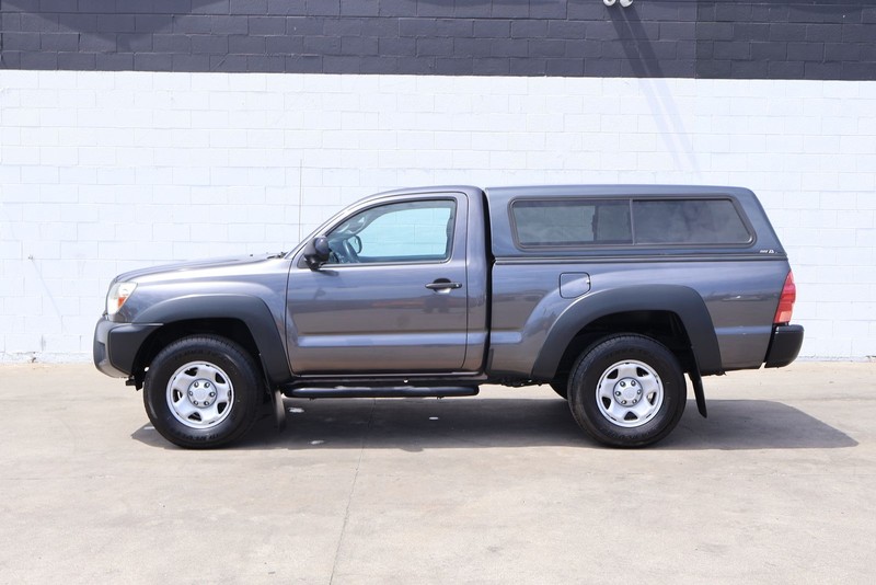 Toyota Tacoma Vehicle Full-screen Gallery Image 10