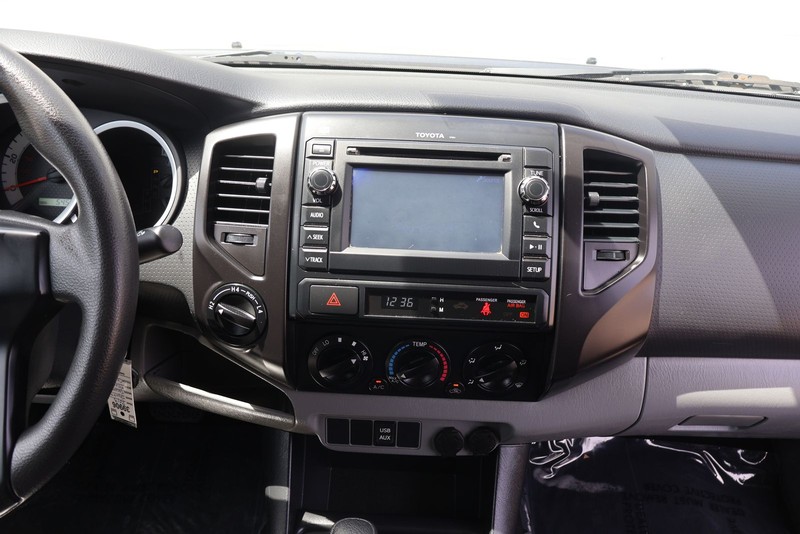 Toyota Tacoma Vehicle Full-screen Gallery Image 21