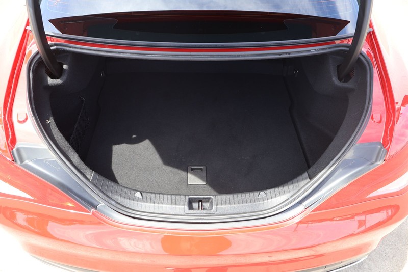 Mercedes-Benz CLA Vehicle Full-screen Gallery Image 08