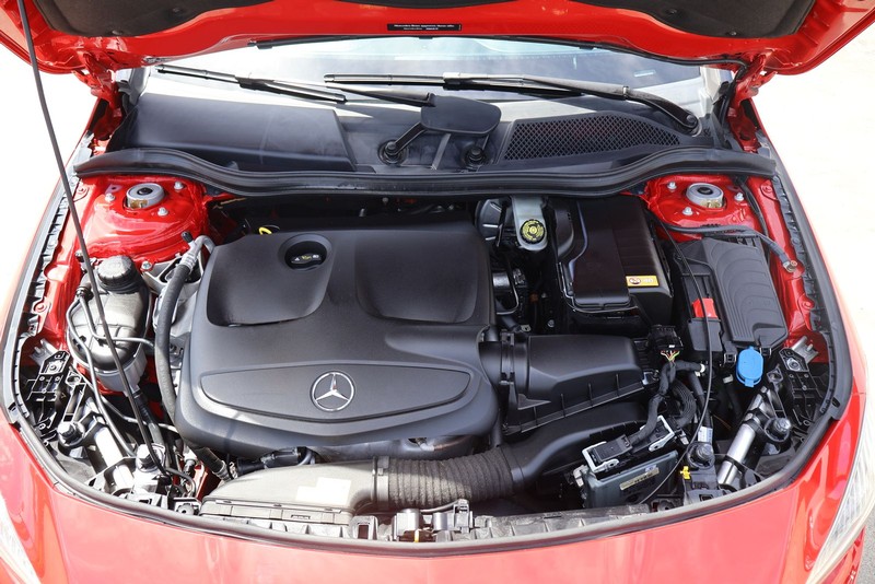 Mercedes-Benz CLA Vehicle Full-screen Gallery Image 12