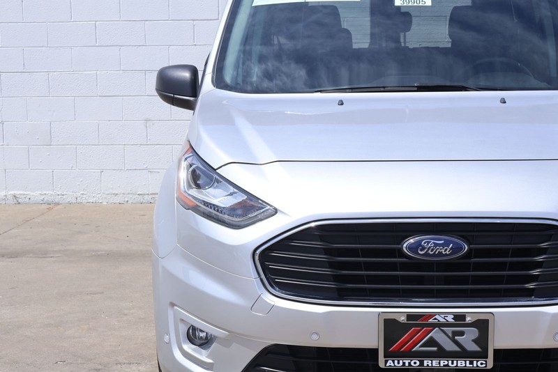 Ford Transit Connect Wagon Vehicle Full-screen Gallery Image 03