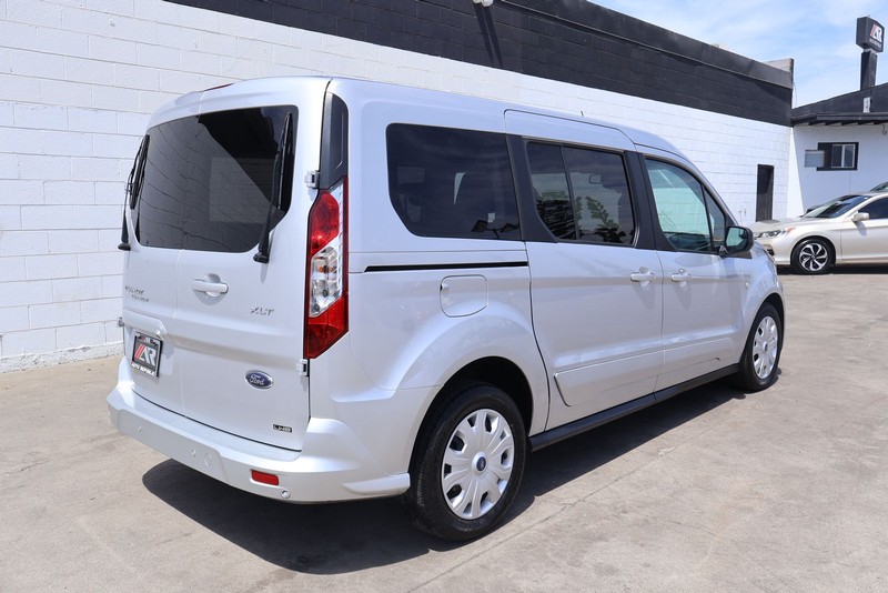 Ford Transit Connect Wagon Vehicle Full-screen Gallery Image 05