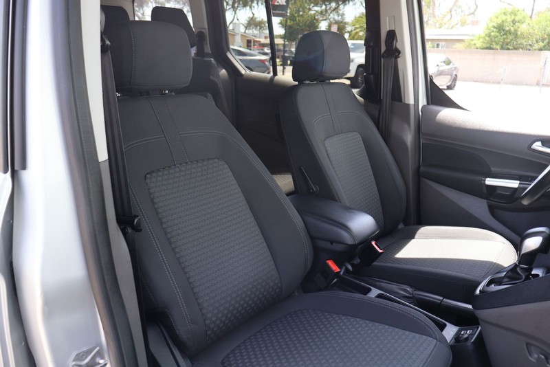 Ford Transit Connect Wagon Vehicle Full-screen Gallery Image 19