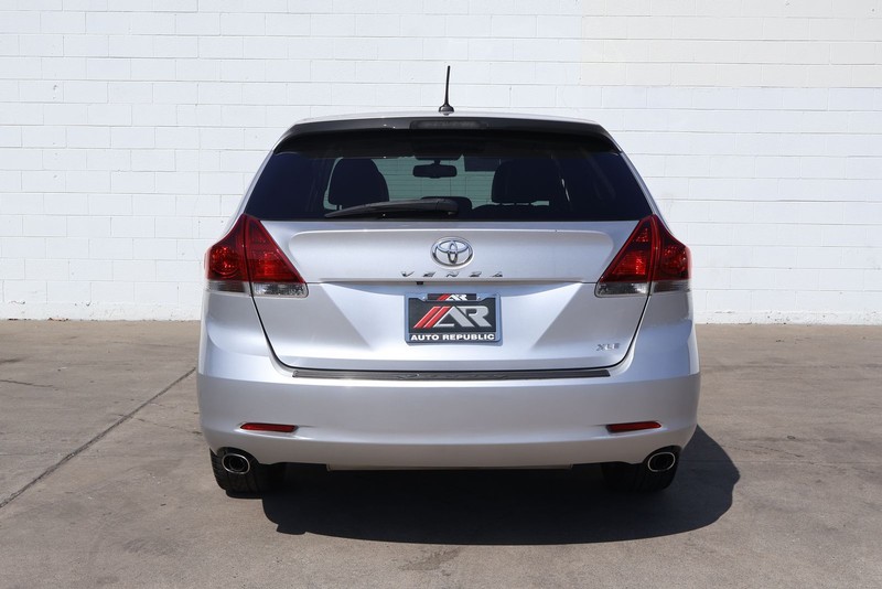 Toyota Venza Vehicle Full-screen Gallery Image 06