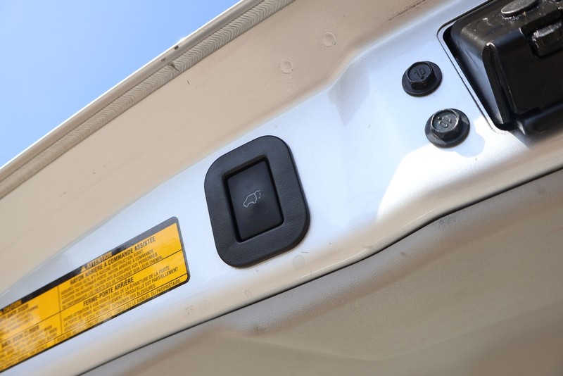 Toyota Venza Vehicle Full-screen Gallery Image 09