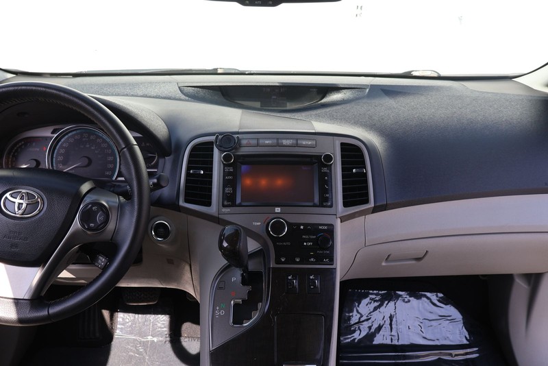 Toyota Venza Vehicle Full-screen Gallery Image 27