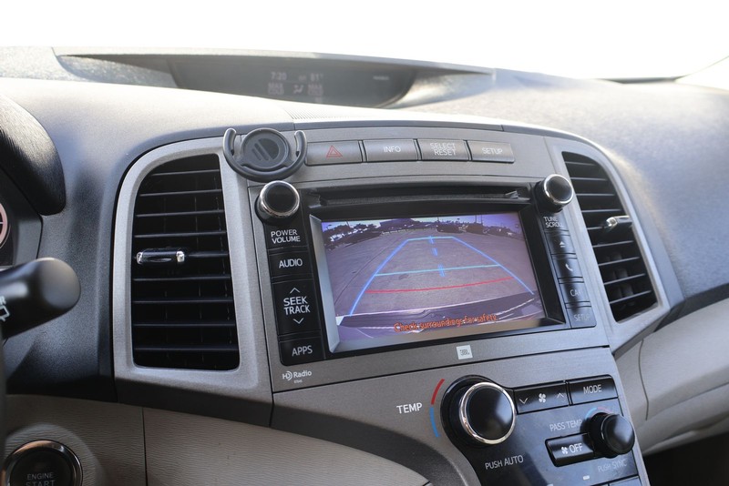 Toyota Venza Vehicle Full-screen Gallery Image 29