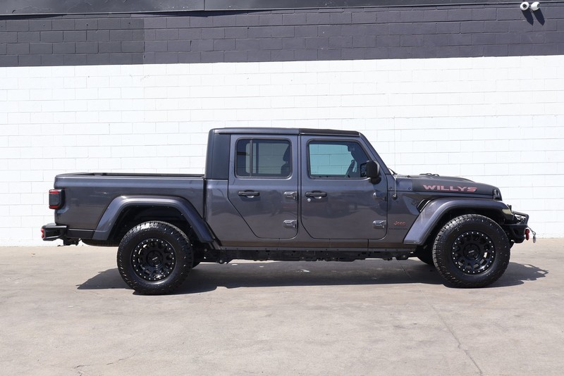 Jeep Gladiator Vehicle Full-screen Gallery Image 04