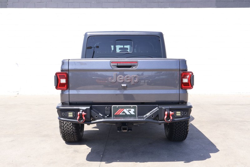 Jeep Gladiator Vehicle Full-screen Gallery Image 06