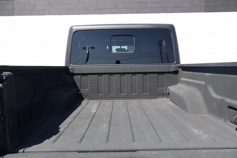 Jeep Gladiator Vehicle Full-screen Gallery Image 08
