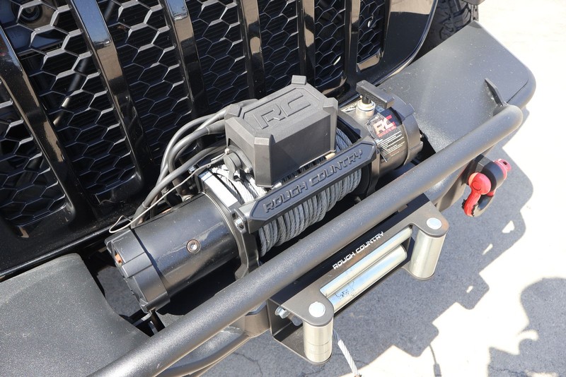 Jeep Gladiator Vehicle Full-screen Gallery Image 12
