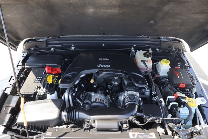 Jeep Gladiator Vehicle Full-screen Gallery Image 13
