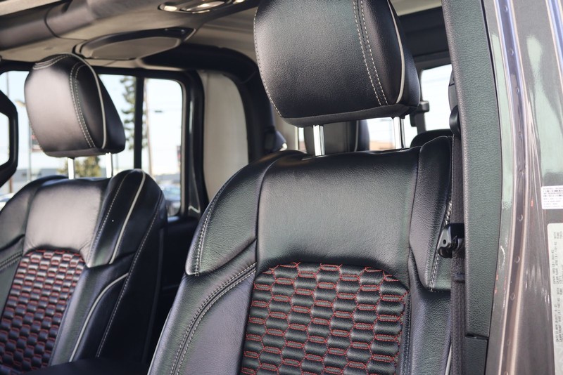 Jeep Gladiator Vehicle Full-screen Gallery Image 18