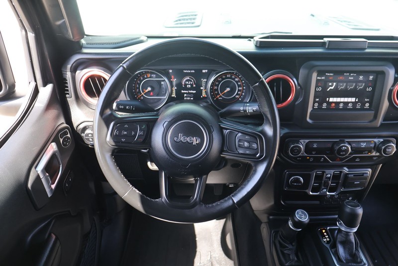 Jeep Gladiator Vehicle Full-screen Gallery Image 24
