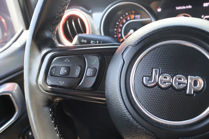 Jeep Gladiator Vehicle Full-screen Gallery Image 25