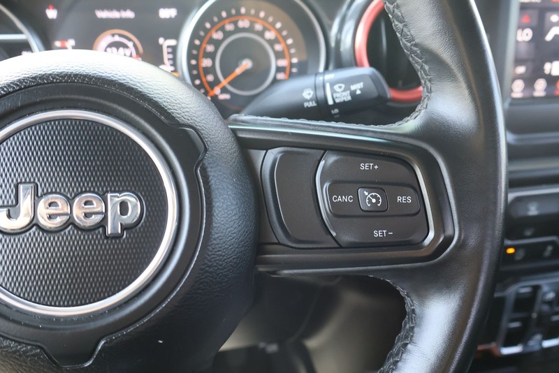 Jeep Gladiator Vehicle Full-screen Gallery Image 26