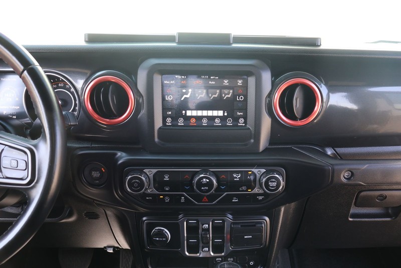 Jeep Gladiator Vehicle Full-screen Gallery Image 27