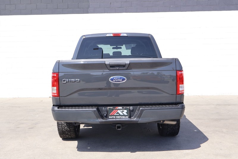Ford F-150 Vehicle Full-screen Gallery Image 06