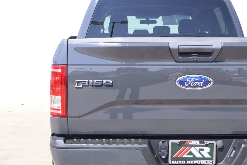 Ford F-150 Vehicle Full-screen Gallery Image 07
