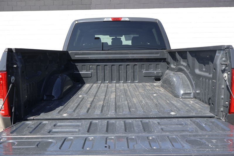 Ford F-150 Vehicle Full-screen Gallery Image 08
