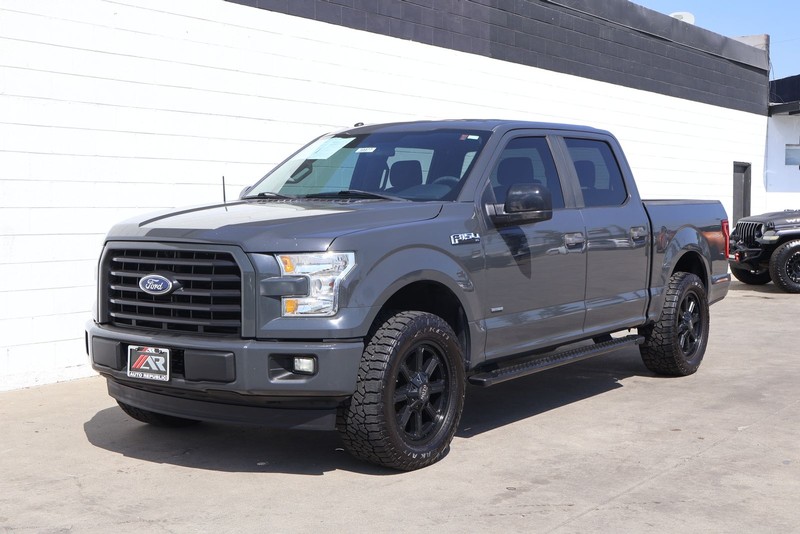 Ford F-150 Vehicle Full-screen Gallery Image 11